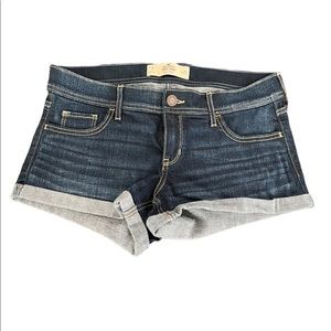 HOLLISTER JEAN SHORTS, low rise short shorts. Size 9 /W29